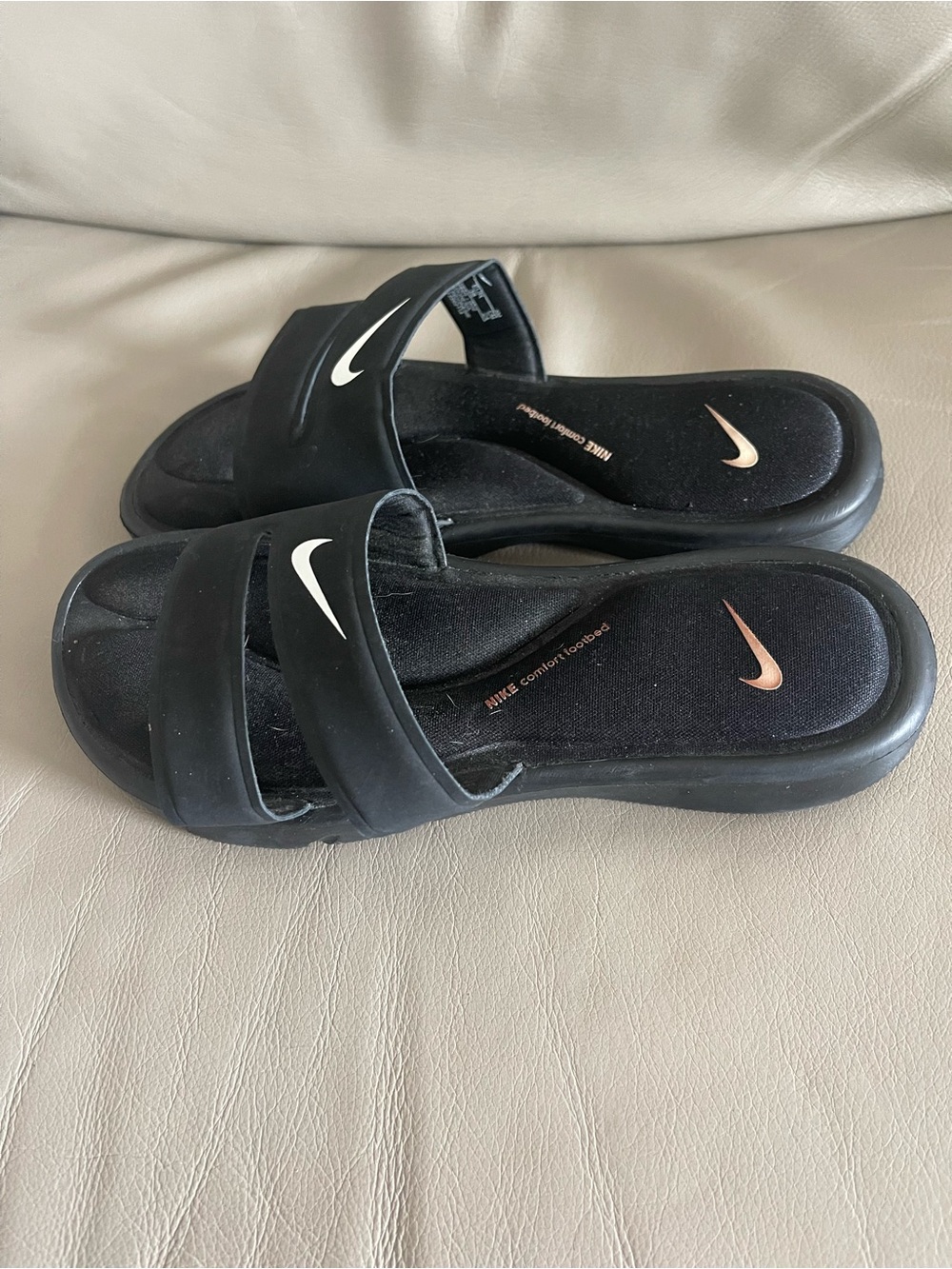 Nike Black Dual-Strap Women's Slide Sandals with White Swoosh, size 7 - Picture 2 of 5